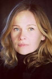 Annabelle Hettmann as La fille dans la vitrine