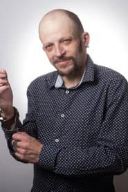 Gareth Berliner dans le rôle de Chestnut Seller (voice)