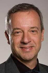 Tony Mastaler dans le rôle de Beto