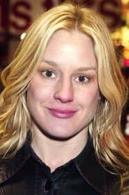 Catherine Kellner dans le rôle de April Reece