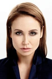 Lyaysan Utyasheva as Ляйсан - жена Павла