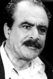 Πέτρος Κυριακός dans le rôle de narrator