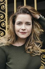 Lieke van den Broek في دور Barkeeper