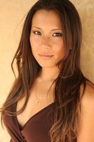Angela Sun في دور Julie Fukashima