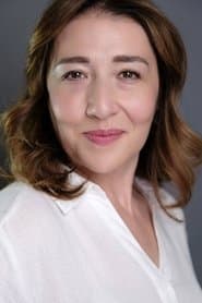 Yasemin Baştan في دور Azize
