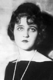 Eleanor Lawson dans le rôle de Louise Hammond