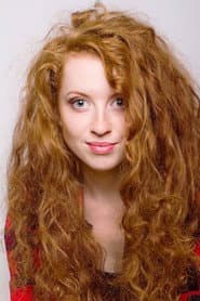 Martyna Bazychowska dans le rôle de Sabrina