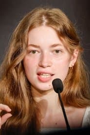 Ksenia Devriendt dans le rôle de Elsa