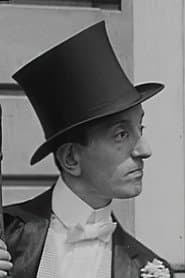 Georges Biscot as Gustave