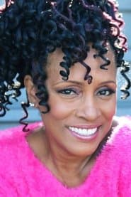 Virginia Watson dans le rôle de Loc Dog's Mom