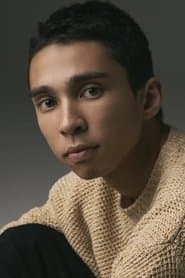 Matt Gomez Hidaka dans le rôle de Eric Garcia