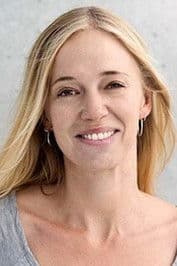 Mette Bratlann في دور Nina