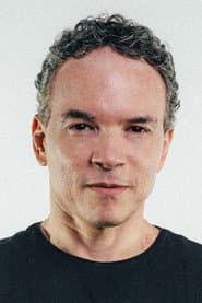 Ricardo Soares في دور Octávio