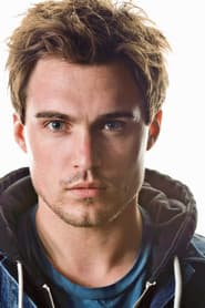 Hunter Garner في دور Dylan