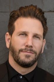 Branden Williams dans le rôle de Tony