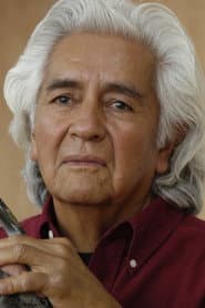 Larry Littlebird في دور Iron Knife
