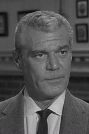 Frank Gerstle dans le rôle de Dr. MacDonald