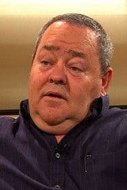 Willie Esterhuizen في دور Smitty