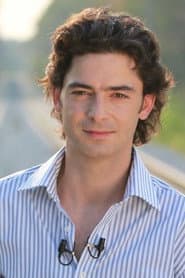 Dan Bordeianu as Victor Metea