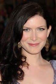 Lauren Maher في دور Laurie