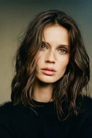 Marine Vacth as Chloé
