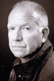 Tom Chadbon في دور Museum Curator