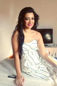 Sachini Ayendra dans le rôle de Queen