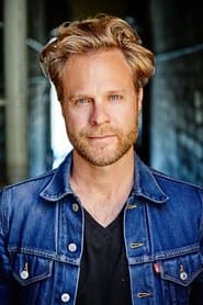 Julian Garner في دور Von Schletow
