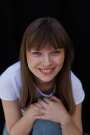 Elvira Rosling as Iris