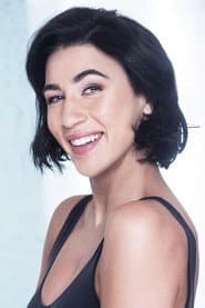 Sash Striga dans le rôle de Young Woman