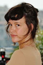 Paz de la Huerta في دور Linda