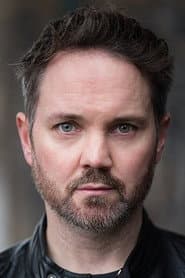 Damian Gallagher dans le rôle de Martin
