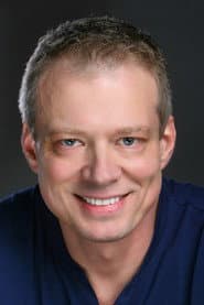 Sasha Piltsin dans le rôle de Vasily Petrov
