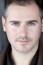 Jamie Langlands في دور SFO Police Officer Chris