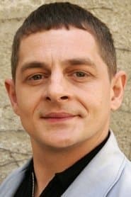 Volker Michalowski as Kleiner Lewerenz