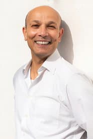 Mohammed Latrèche as Narrator