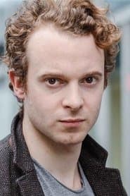 Damien Zanoly dans le rôle de Le directeur de courses