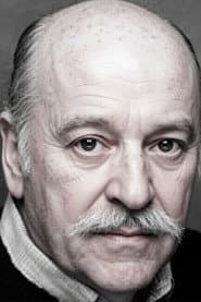 Leo Leyden في دور Doctor Soames