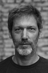Fernando Margenet dans le rôle de Fotógrafo revista
