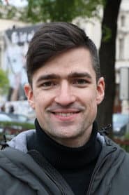 Martin Sellner في دور Self