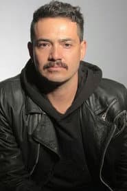 Julián Mora dans le rôle de Lanza