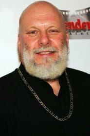 R. A. Mihailoff dans le rôle de Captain Pete