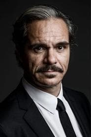 توني دالتون في دور Javier