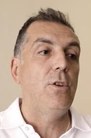 Samuel Vázquez dans le rôle de Policía Nacional. Portavoz Nacional de Asuntos de Interior, Seguridad e Inmigración de Vox