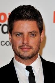 Keith Duffy dans le rôle de Security Guard John