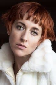 Kate Adair في دور Crack Girlfriend