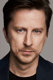 Lee Ingleby as Midshipman Hollom
