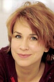 Bettina Kupfer في دور Petra