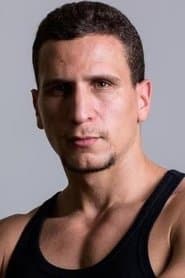 Brahim Achabbakhe dans le rôle de Yuri