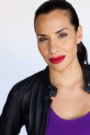 Vanessa Morales dans le rôle de Stunt Helena